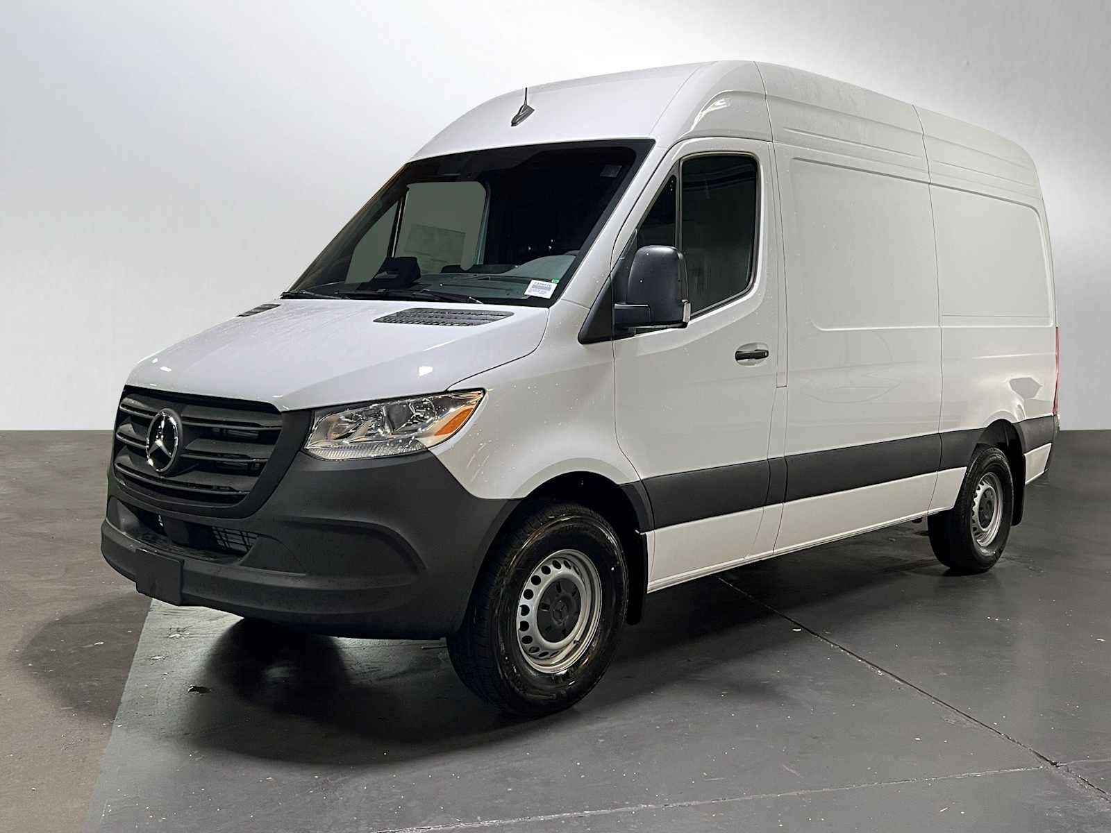 2025 Mercedes-Benz Sprinter Cargo Van 2500 Standard Roof I4 Diesel 144" RWD