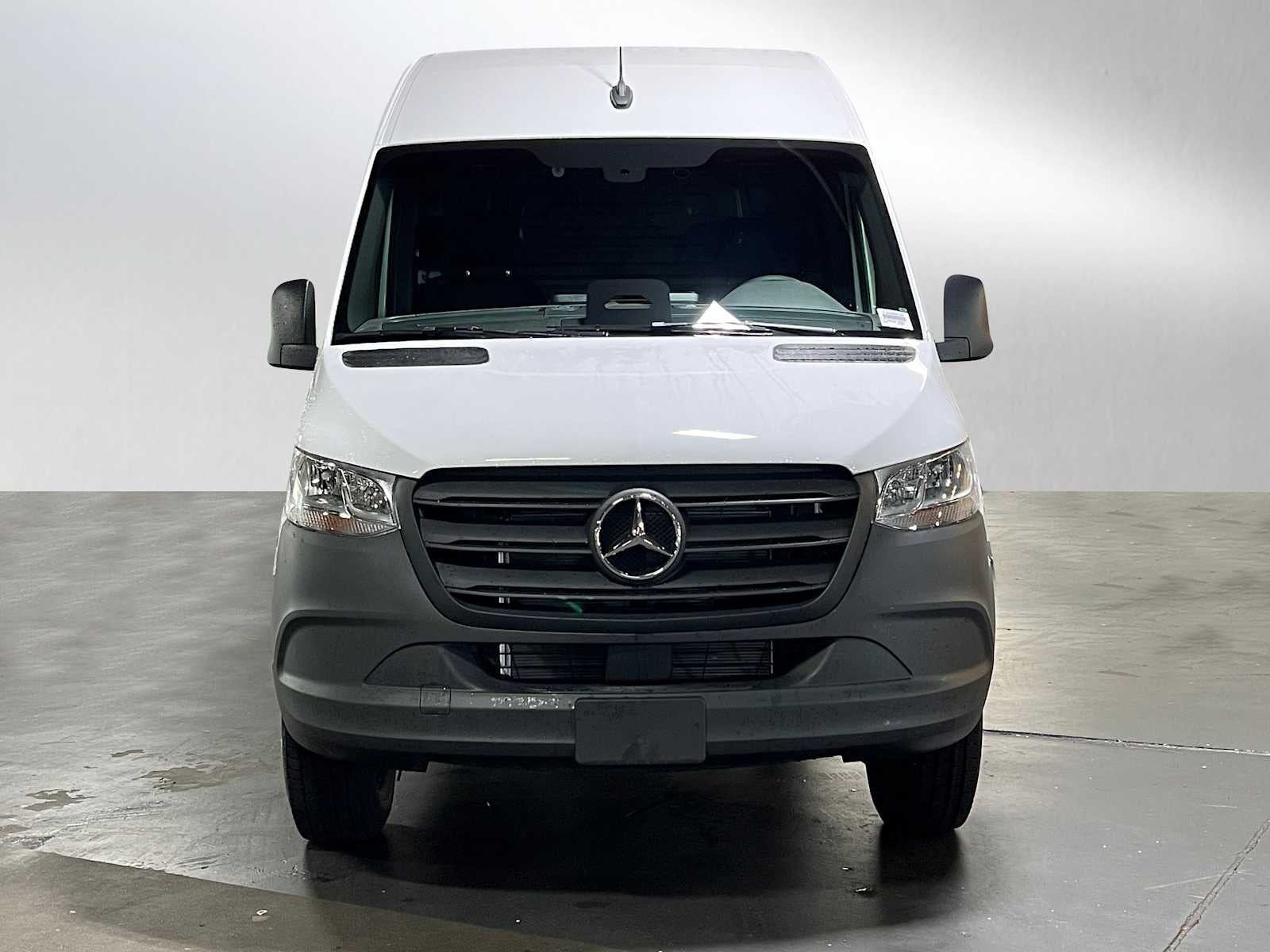 2025 Mercedes-Benz Sprinter Cargo Van 2500 Standard Roof I4 Diesel 144" RWD