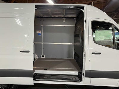 2026 Mercedes-Benz Sprinter 2500 Standard Roof I4 Diesel 144 RWD