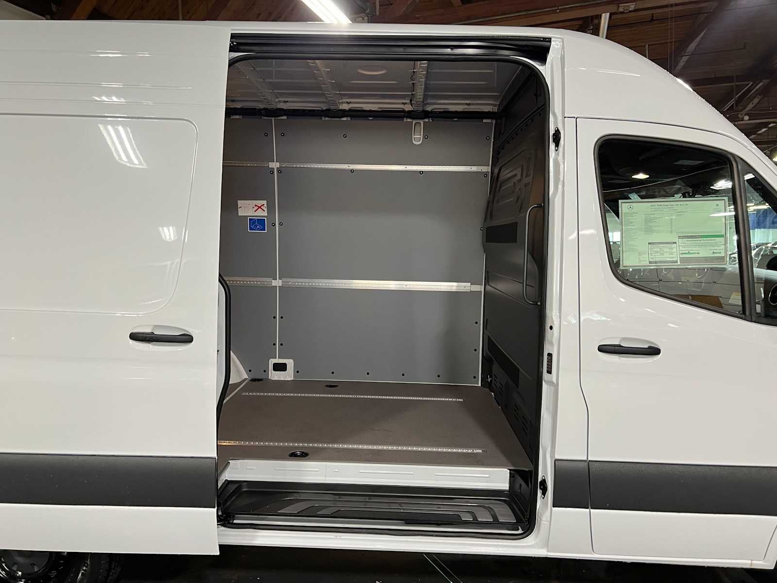 2026 Mercedes-Benz Sprinter 2500 Standard Roof I4 Diesel 144 RWD