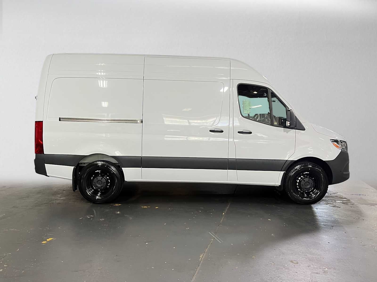2026 Mercedes-Benz Sprinter 2500 Standard Roof I4 Diesel 144 RWD