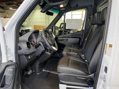 2026 Mercedes-Benz Sprinter 2500 Standard Roof I4 Diesel 144 RWD