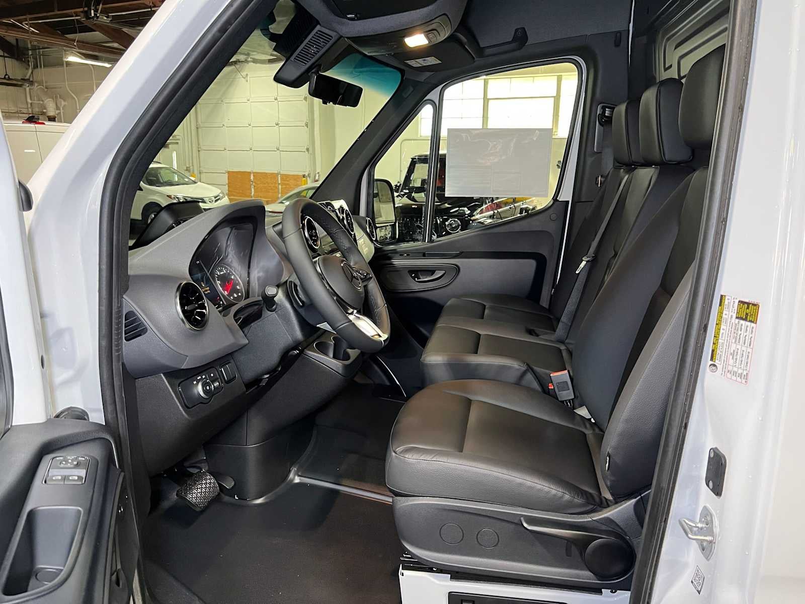 2026 Mercedes-Benz Sprinter 2500 Standard Roof I4 Diesel 144 RWD