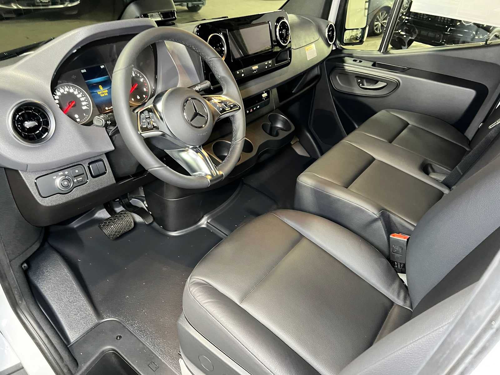 2026 Mercedes-Benz Sprinter 2500 Standard Roof I4 Diesel 144 RWD