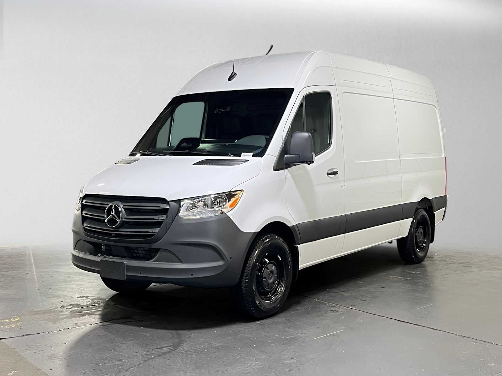 2026 Mercedes-Benz Sprinter 2500 Standard Roof I4 Diesel 144 RWD