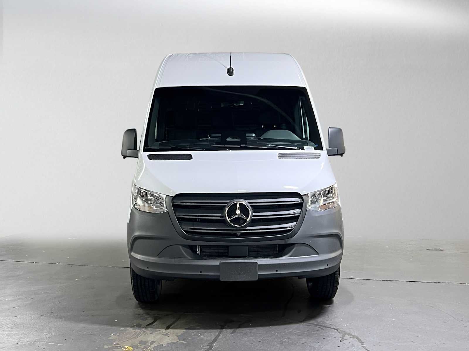 2026 Mercedes-Benz Sprinter 2500 Standard Roof I4 Diesel 144 RWD