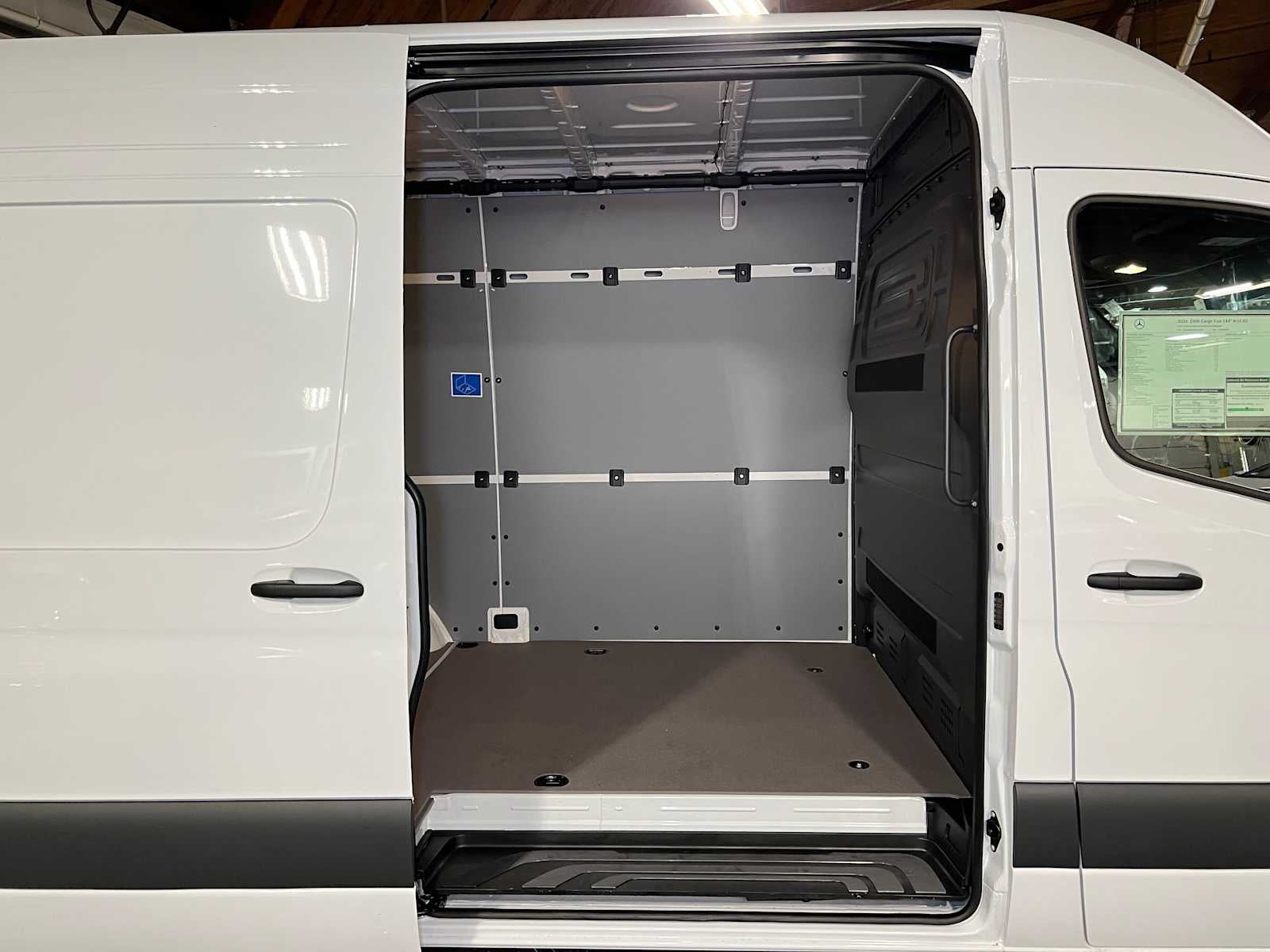 2026 Mercedes-Benz Sprinter 2500 Standard Roof I4 Diesel 144 RWD