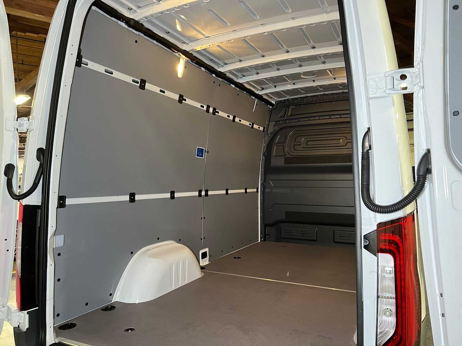 2026 Mercedes-Benz Sprinter 2500 Standard Roof I4 Diesel 144 RWD
