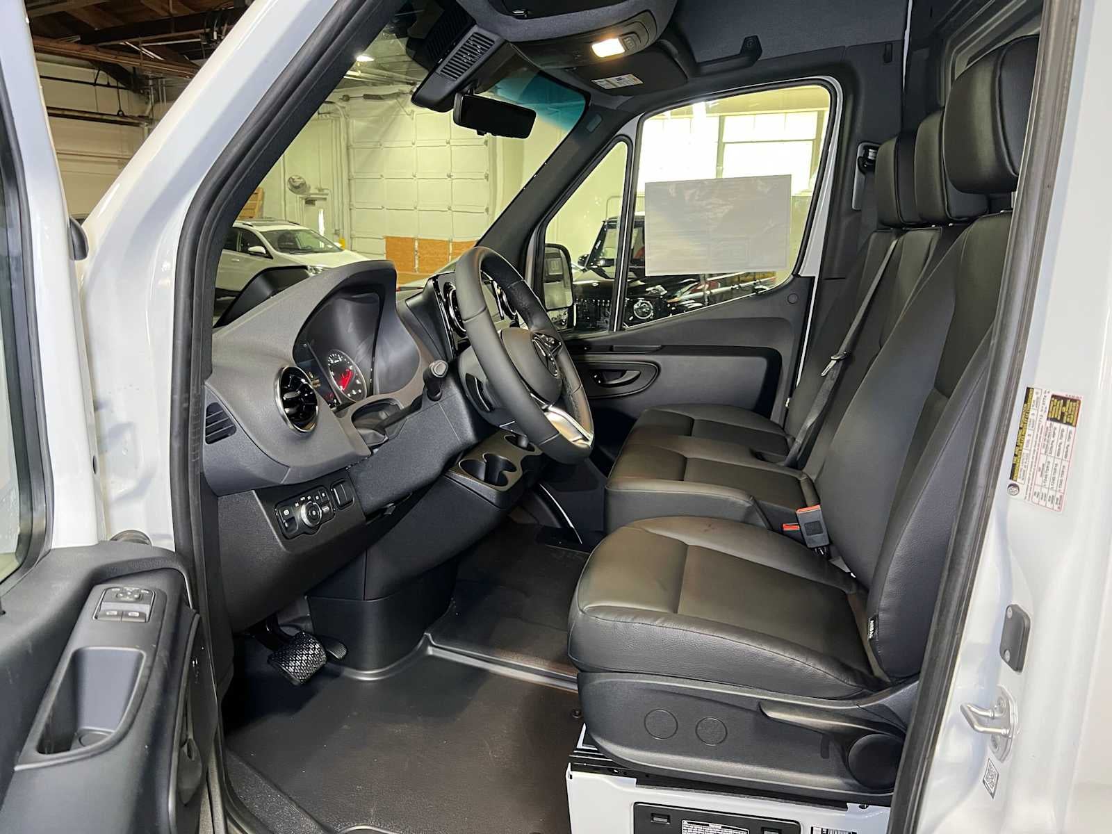 2026 Mercedes-Benz Sprinter 2500 Standard Roof I4 Diesel 144 RWD