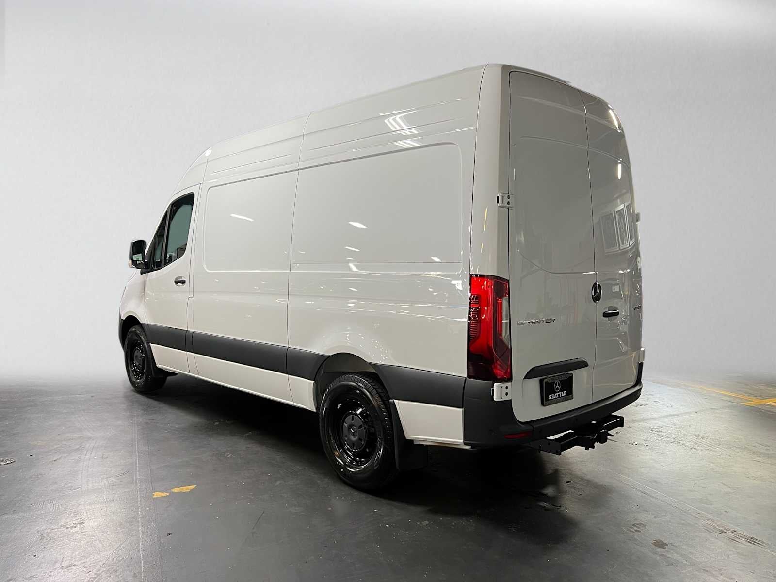 2026 Mercedes-Benz Sprinter 2500 Standard Roof I4 Diesel 144 RWD