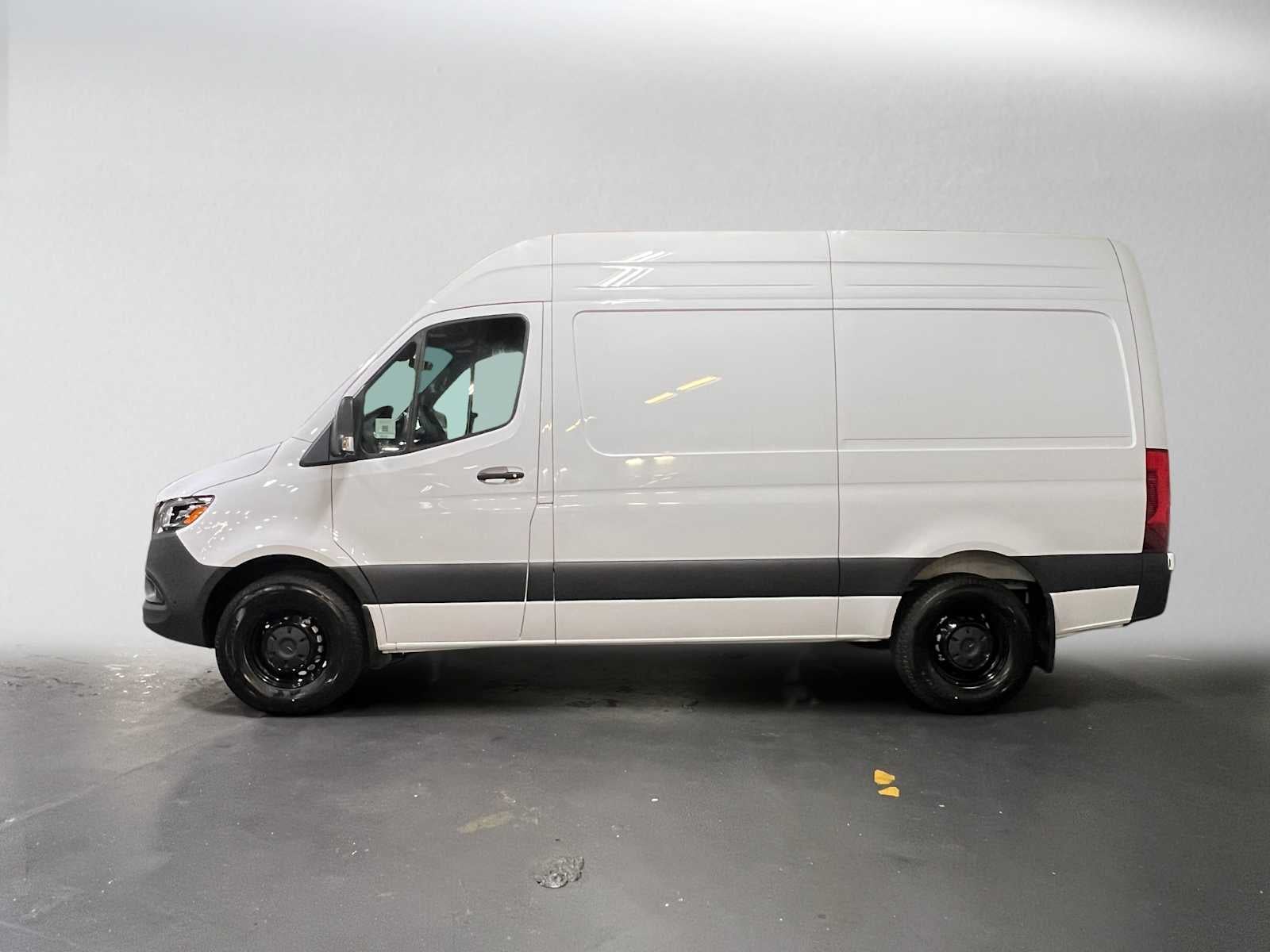 2026 Mercedes-Benz Sprinter 2500 Standard Roof I4 Diesel 144 RWD