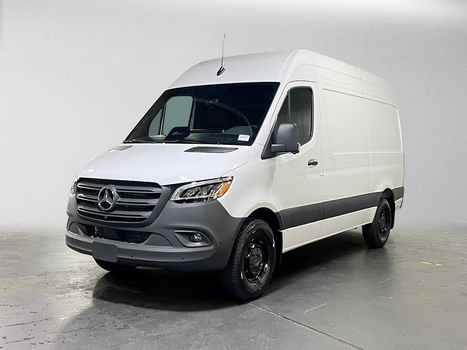 2026 Mercedes-Benz Sprinter 2500 Standard Roof I4 Diesel 144 RWD