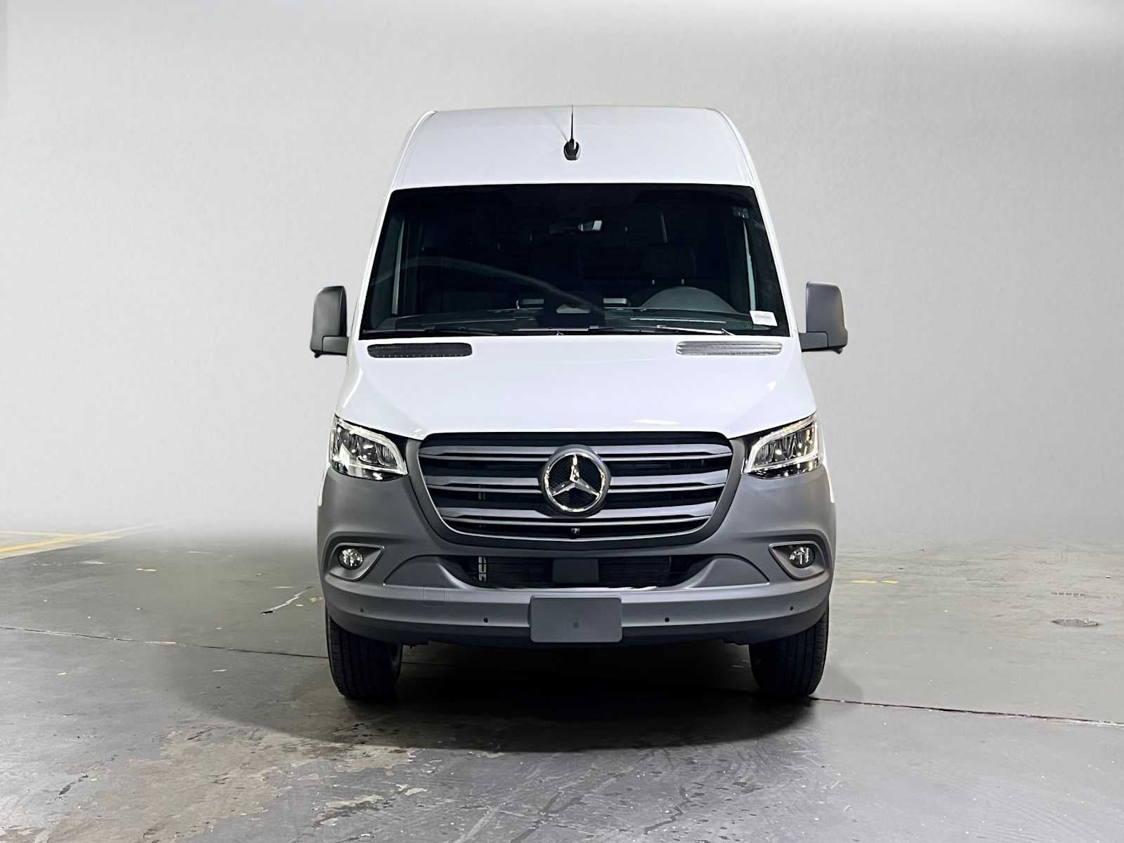 2026 Mercedes-Benz Sprinter 2500 Standard Roof I4 Diesel 144 RWD