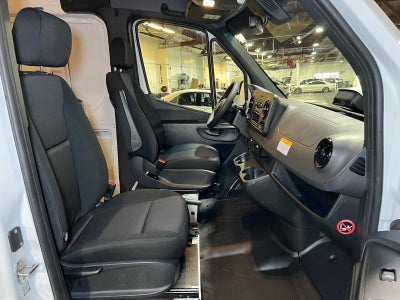 2025 Mercedes-Benz Sprinter Cargo Van 2500 Standard Roof I4 Diesel 144" RWD