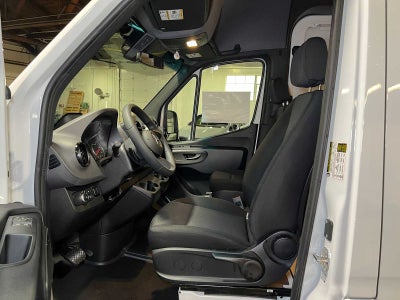 2025 Mercedes-Benz Sprinter Cargo Van 2500 Standard Roof I4 Diesel 144" RWD