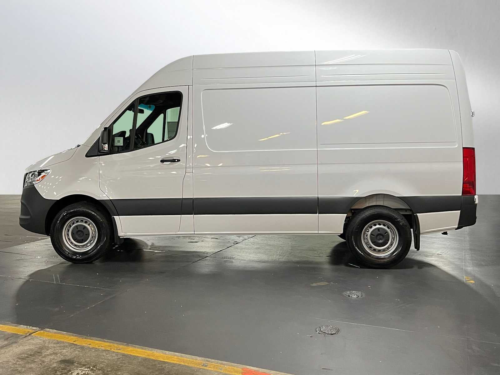 2025 Mercedes-Benz Sprinter Cargo Van 2500 Standard Roof I4 Diesel 144" RWD