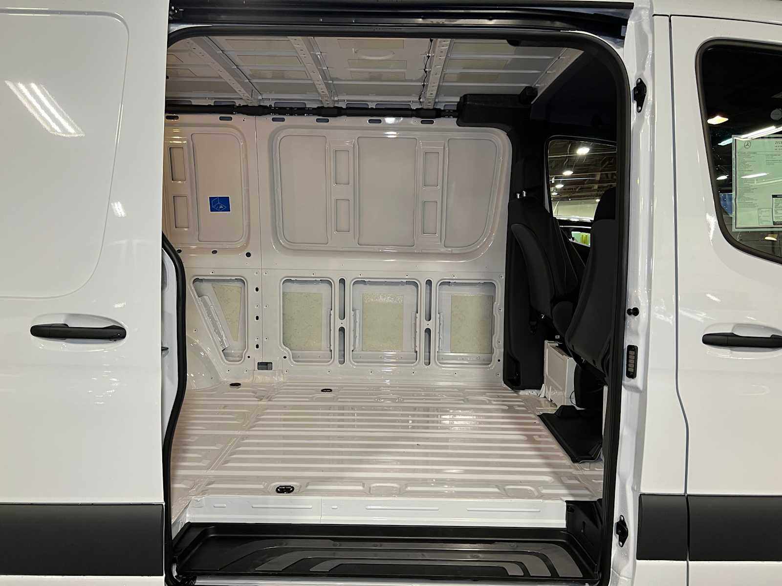 2025 Mercedes-Benz Sprinter Cargo Van 2500 Standard Roof I4 Diesel 144" RWD