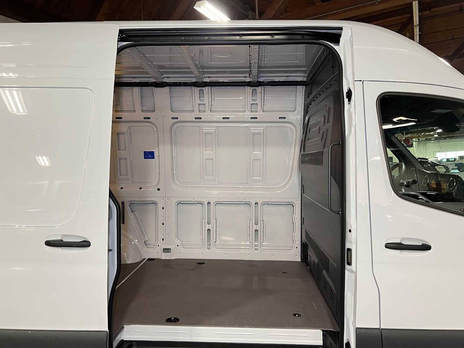 2026 Mercedes-Benz Sprinter Cargo 2500 Standard Roof I4 Diesel 144 RWD