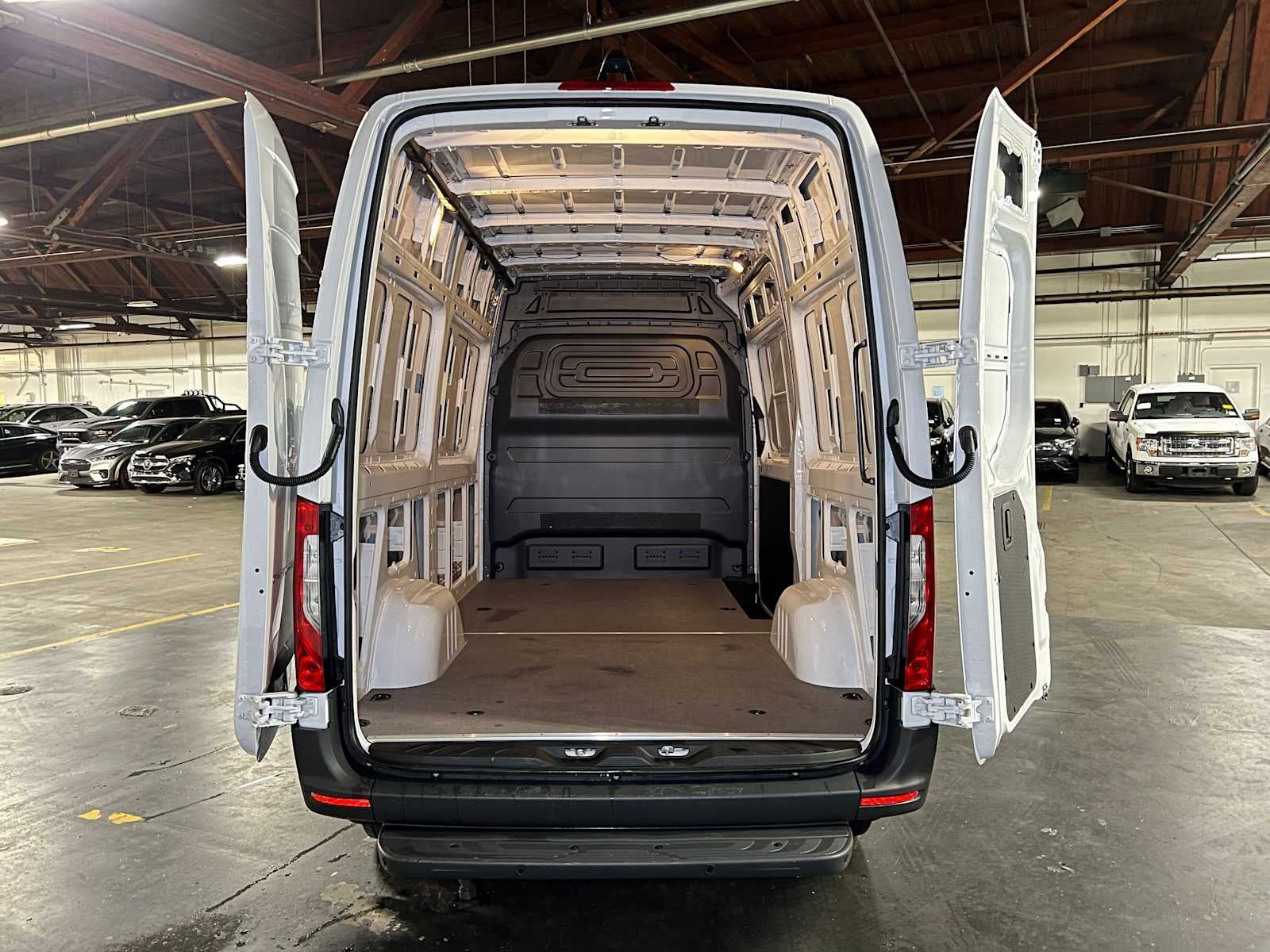 2026 Mercedes-Benz Sprinter Cargo 2500 Standard Roof I4 Diesel 144 RWD