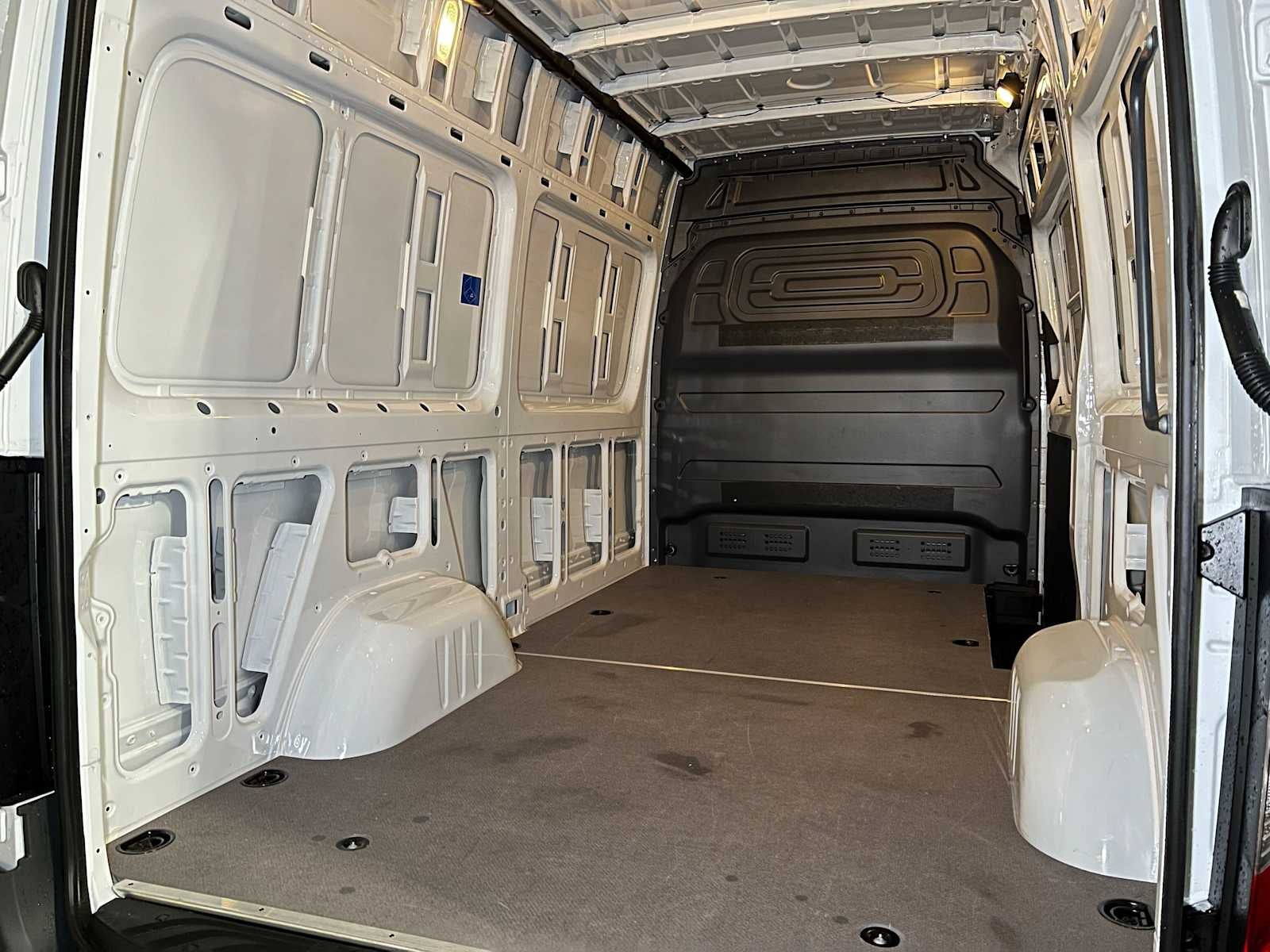 2026 Mercedes-Benz Sprinter Cargo 2500 Standard Roof I4 Diesel 144 RWD