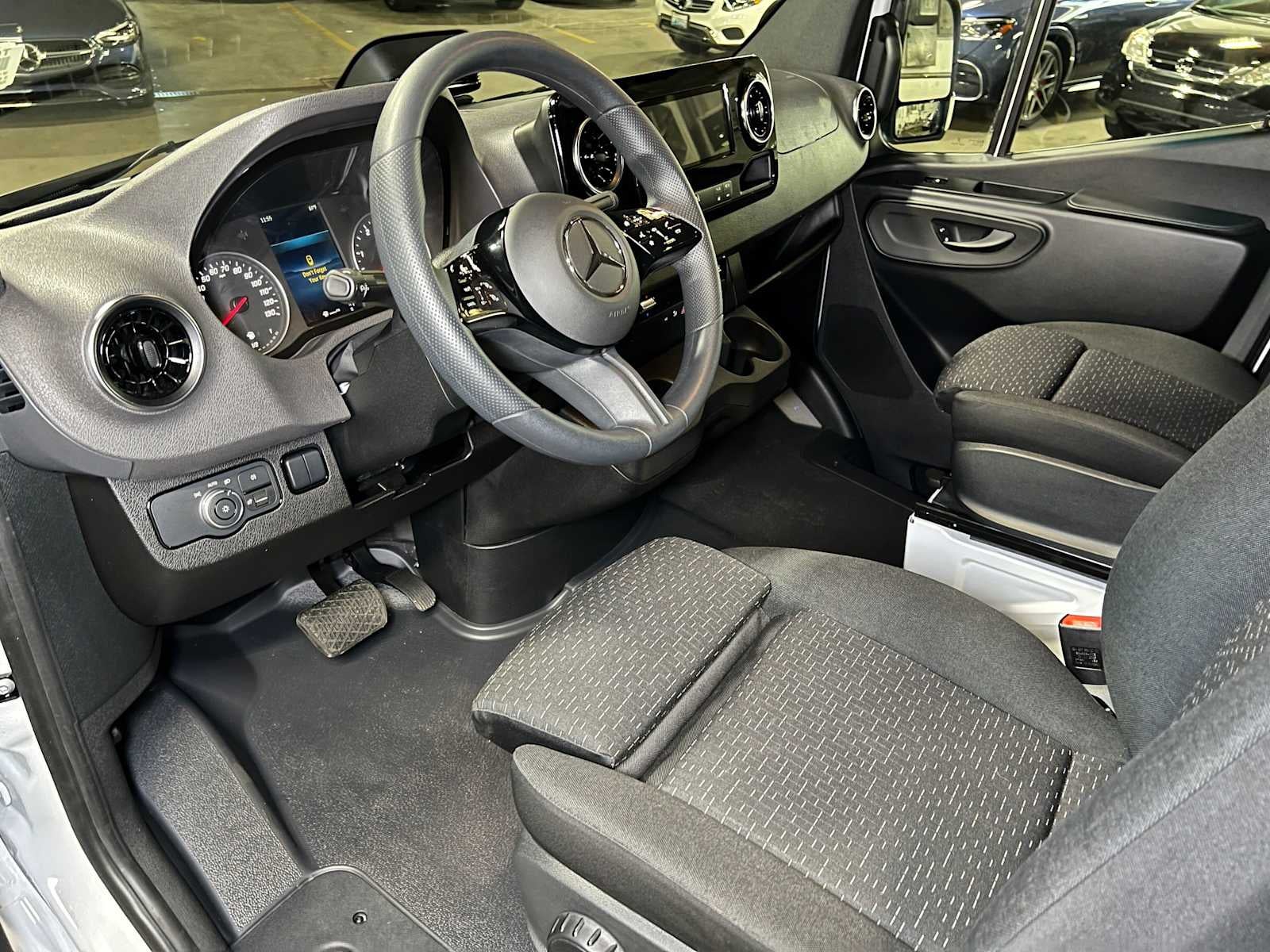 2026 Mercedes-Benz Sprinter Cargo 2500 Standard Roof I4 Diesel 144 RWD
