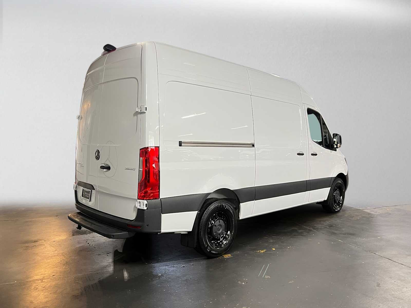 2026 Mercedes-Benz Sprinter Cargo 2500 Standard Roof I4 Diesel 144 RWD
