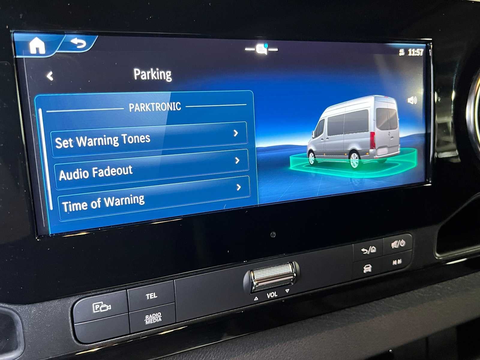2026 Mercedes-Benz Sprinter Cargo 2500 Standard Roof I4 Diesel 144 RWD