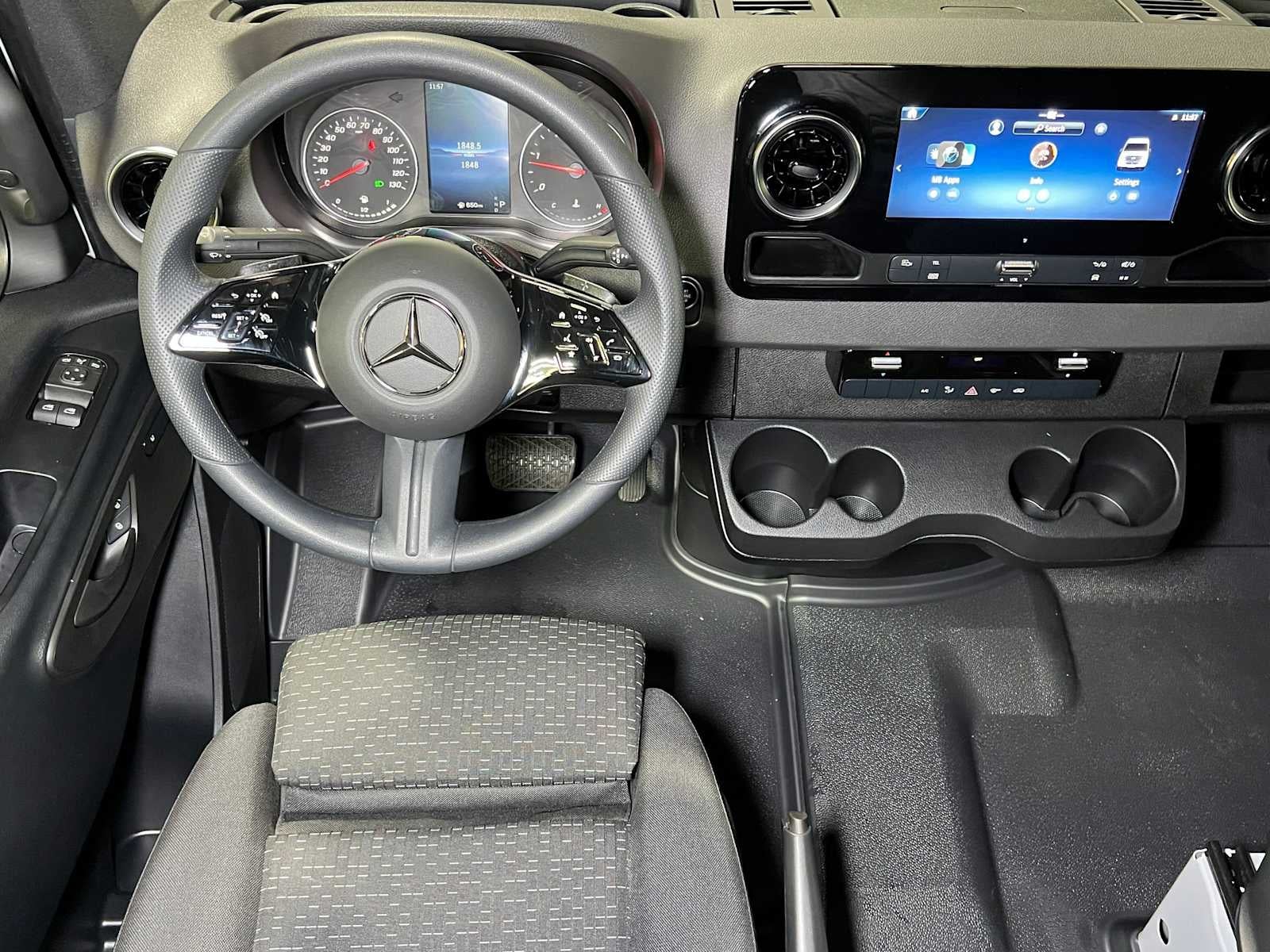 2026 Mercedes-Benz Sprinter Cargo 2500 Standard Roof I4 Diesel 144 RWD