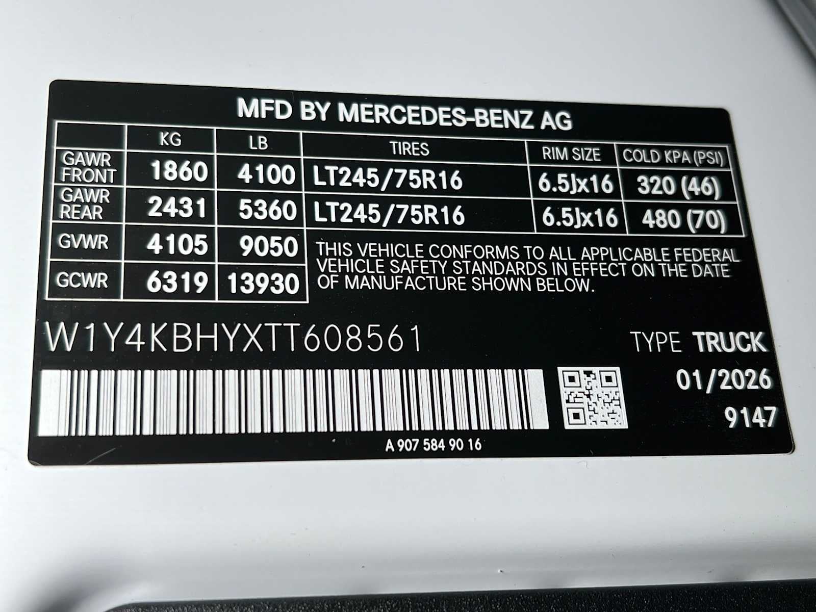 2026 Mercedes-Benz Sprinter Cargo 2500 Standard Roof I4 Diesel 144 RWD