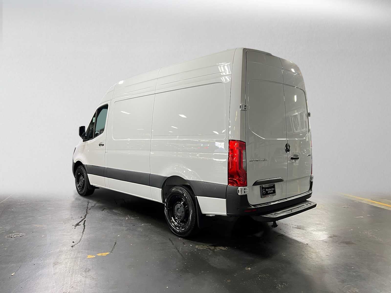 2026 Mercedes-Benz Sprinter Cargo 2500 Standard Roof I4 Diesel 144 RWD