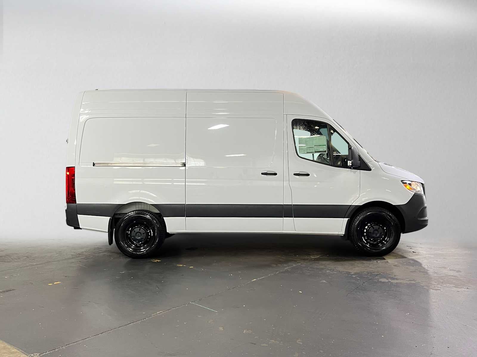2026 Mercedes-Benz Sprinter Cargo 2500 Standard Roof I4 Diesel 144 RWD
