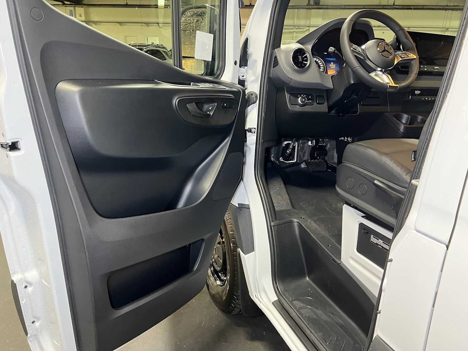 2026 Mercedes-Benz Sprinter Cargo 2500 Standard Roof I4 Diesel 144 RWD