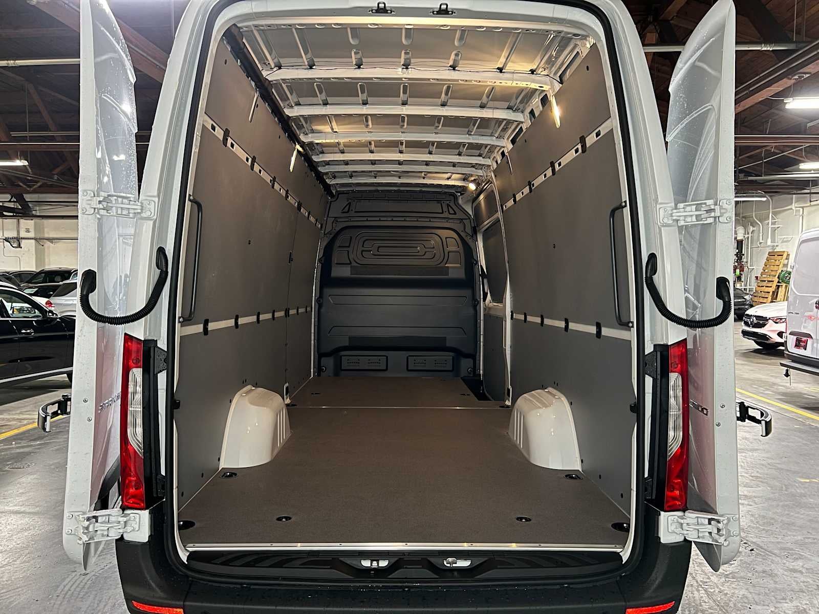 2026 Mercedes-Benz Sprinter 2500 High Roof I4 Diesel 170 RWD