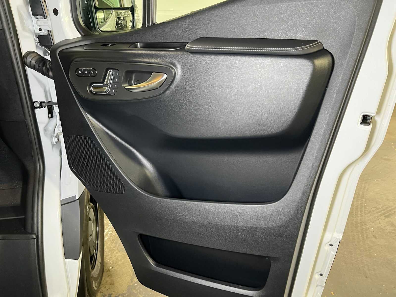 2026 Mercedes-Benz Sprinter Cargo 2500 High Roof I4 Diesel 170 RWD