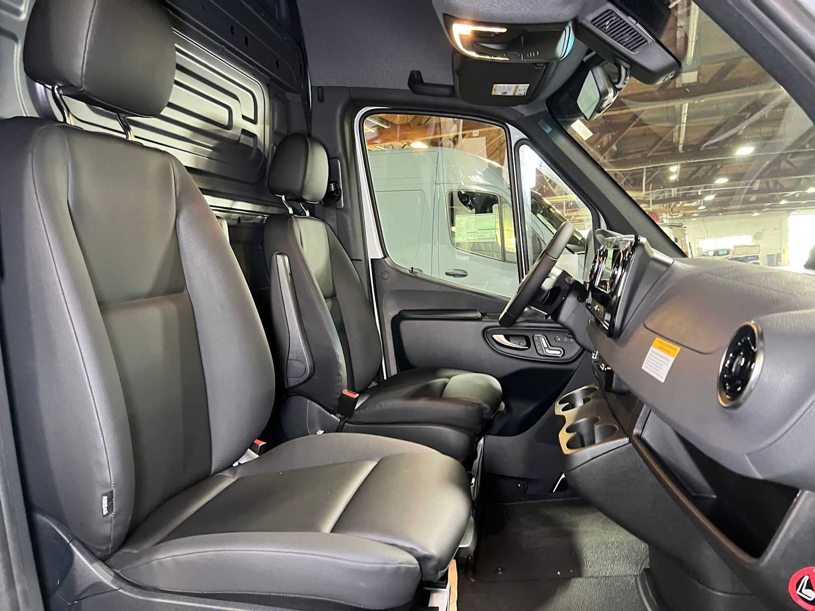 2026 Mercedes-Benz Sprinter Cargo 2500 High Roof I4 Diesel 170 RWD