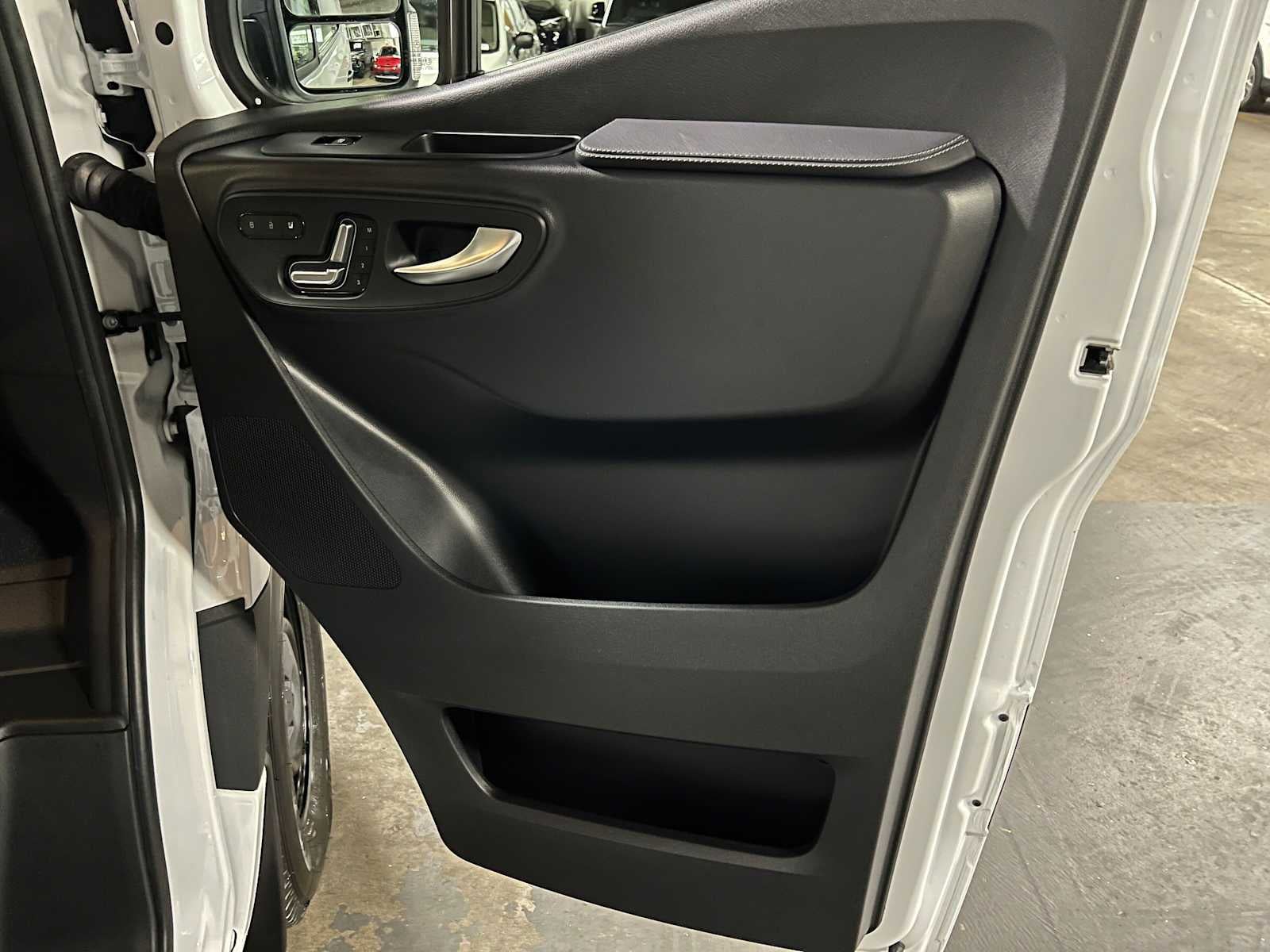 2026 Mercedes-Benz Sprinter 2500 High Roof I4 Diesel 170 RWD