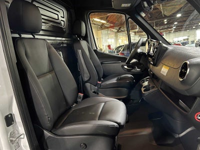 2026 Mercedes-Benz Sprinter 2500 High Roof I4 Diesel 170 RWD