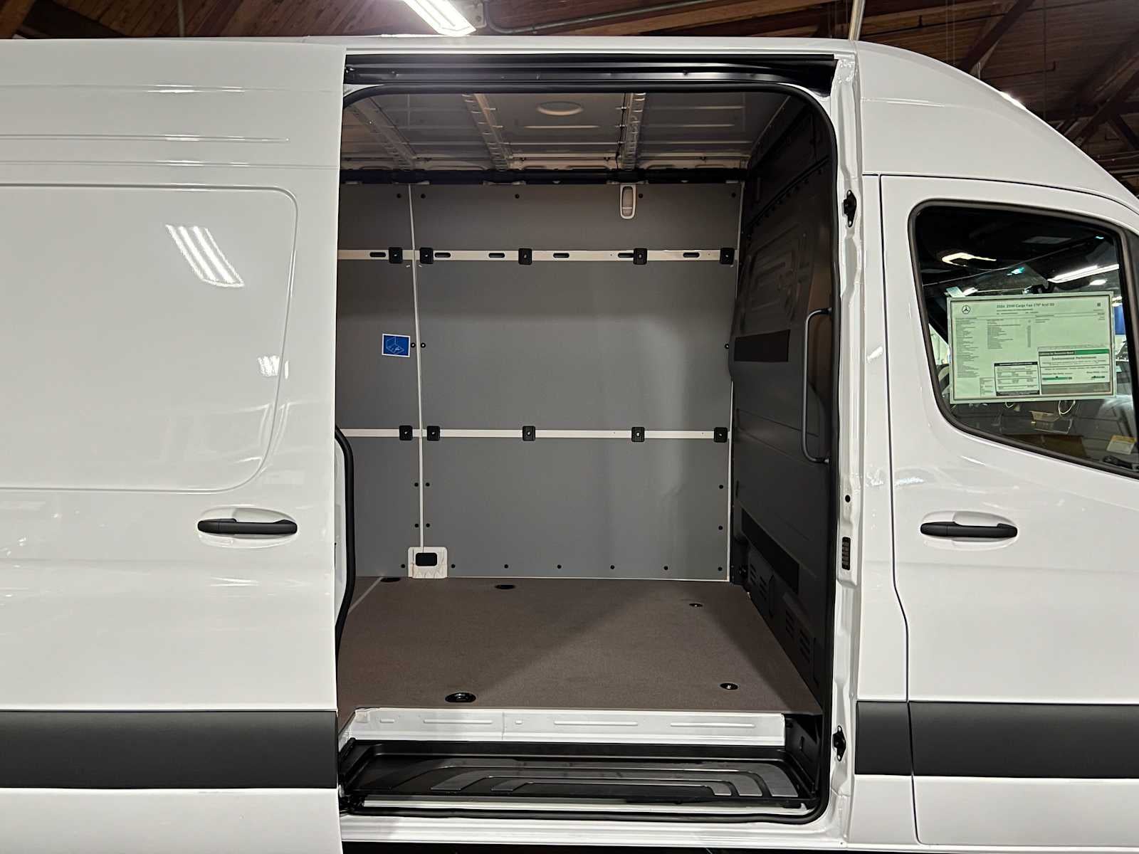 2026 Mercedes-Benz Sprinter 2500 High Roof I4 Diesel 170 RWD