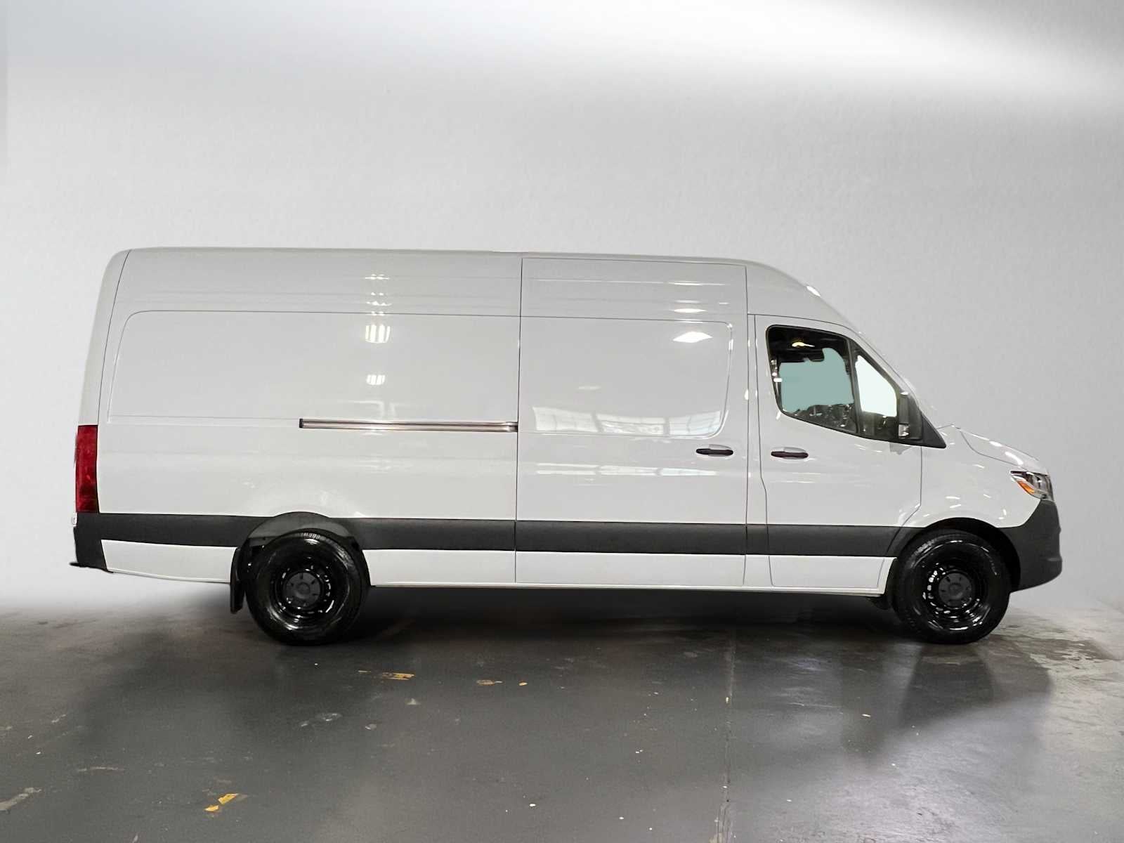 2026 Mercedes-Benz Sprinter 2500 High Roof I4 Diesel 170 RWD