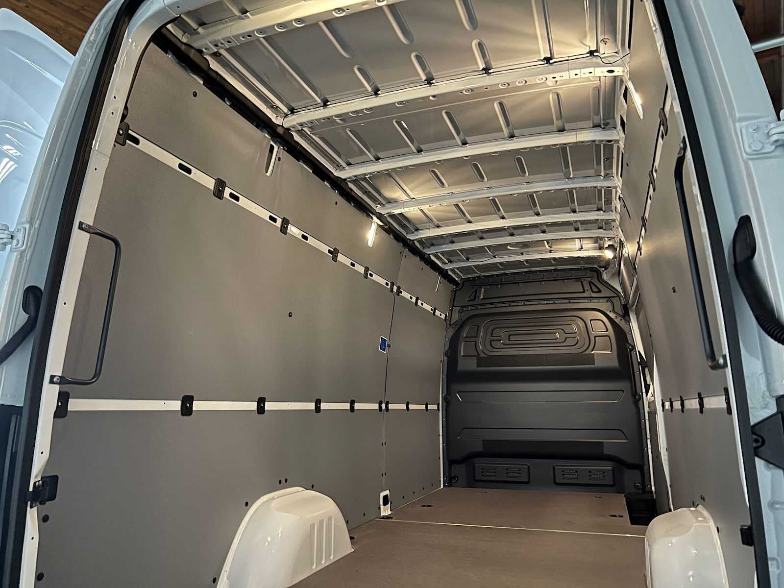 2026 Mercedes-Benz Sprinter 2500 High Roof I4 Diesel 170 RWD