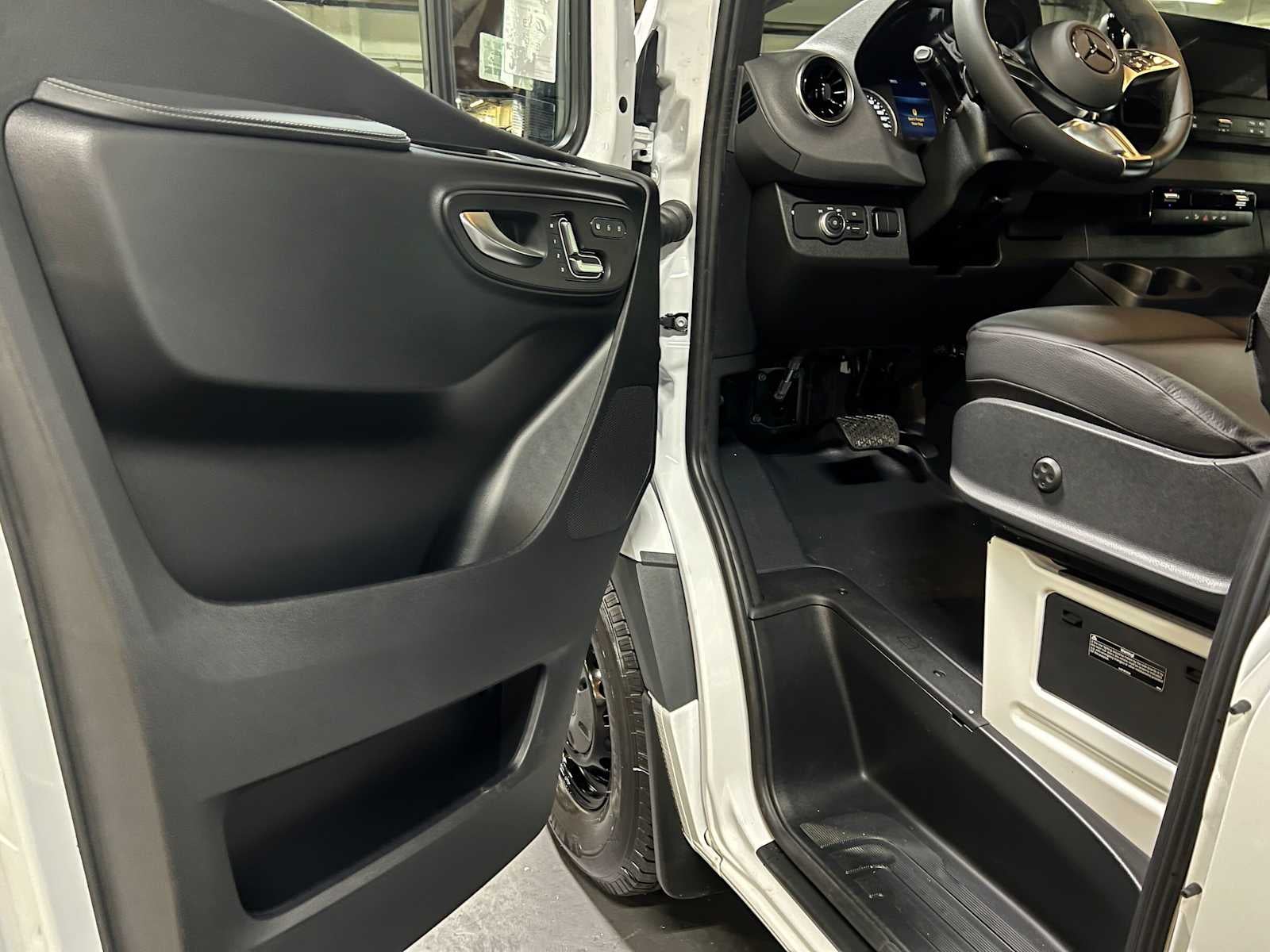 2026 Mercedes-Benz Sprinter 2500 High Roof I4 Diesel 170 RWD