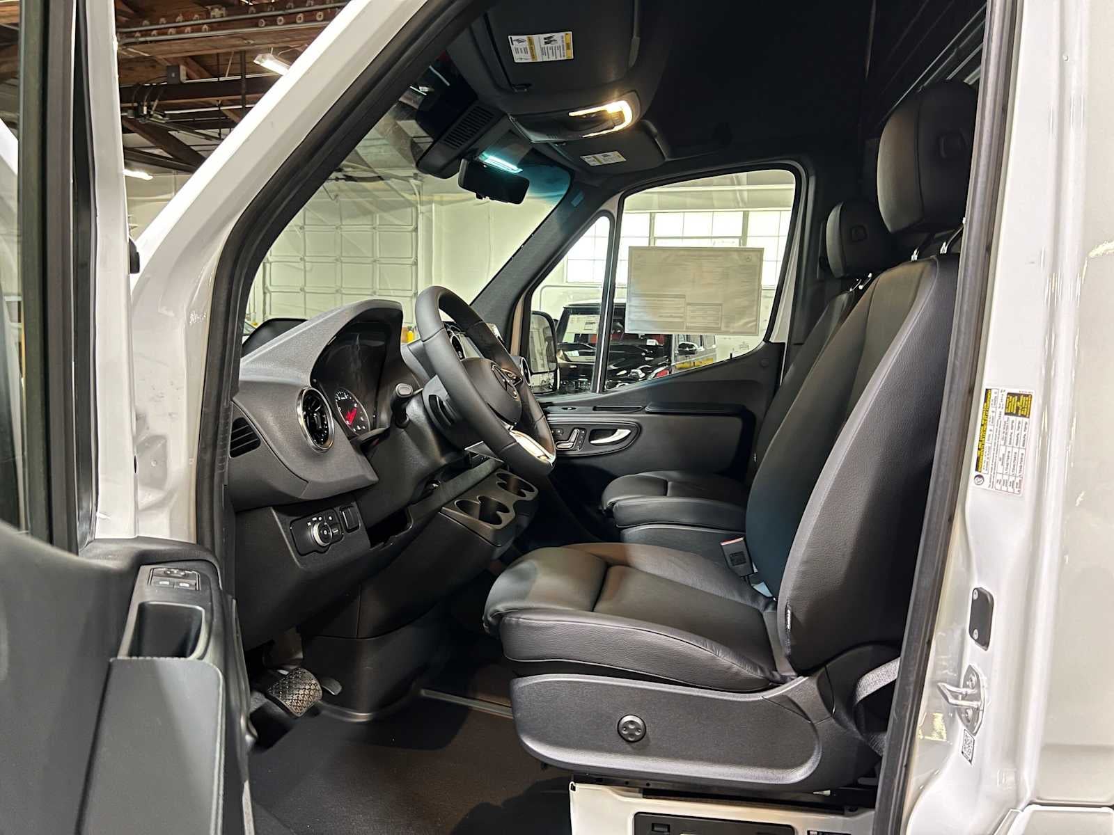 2026 Mercedes-Benz Sprinter 2500 High Roof I4 Diesel 170 RWD