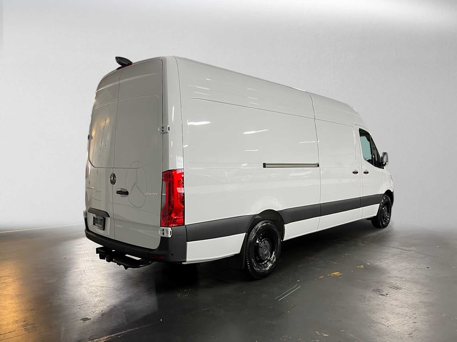 2026 Mercedes-Benz Sprinter 2500 High Roof I4 Diesel 170 RWD