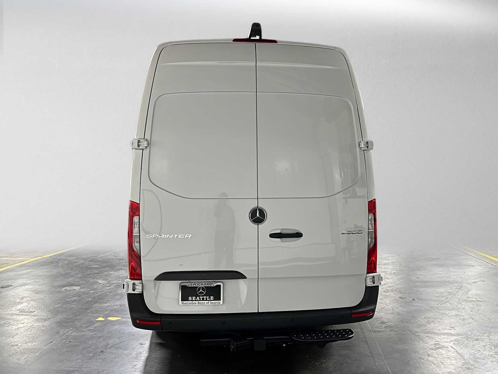 2026 Mercedes-Benz Sprinter 2500 High Roof I4 Diesel 170 RWD