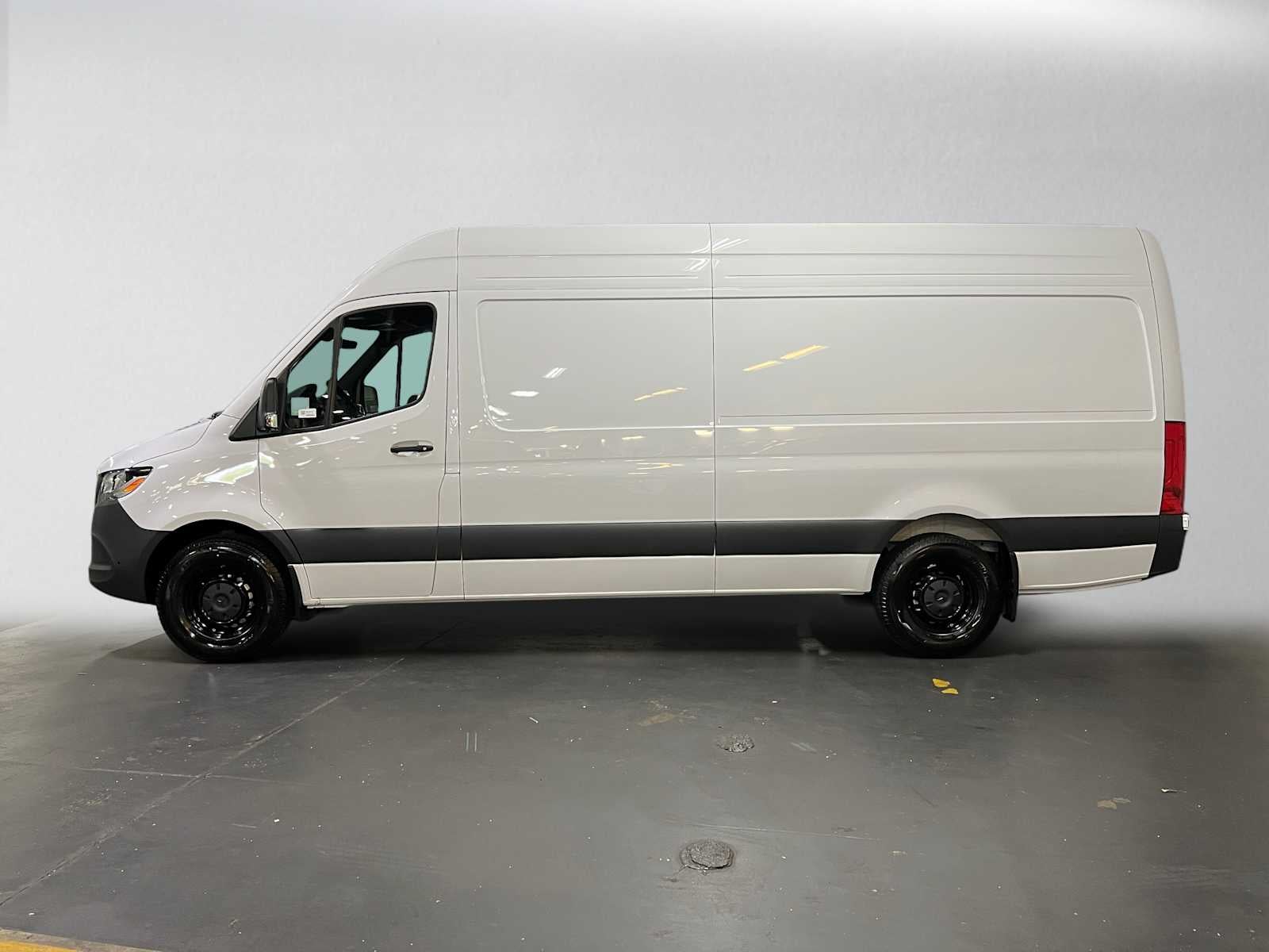 2026 Mercedes-Benz Sprinter 2500 High Roof I4 Diesel 170 RWD