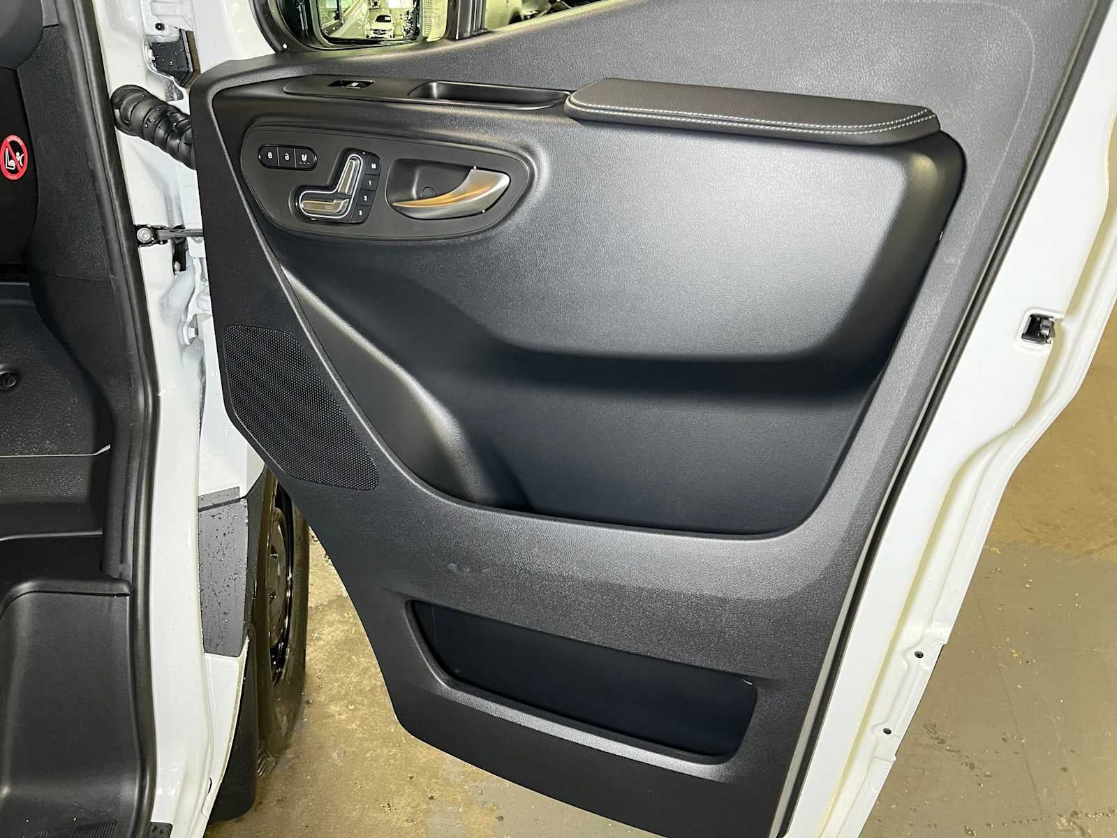 2026 Mercedes-Benz Sprinter 2500 High Roof I4 Diesel 170 RWD