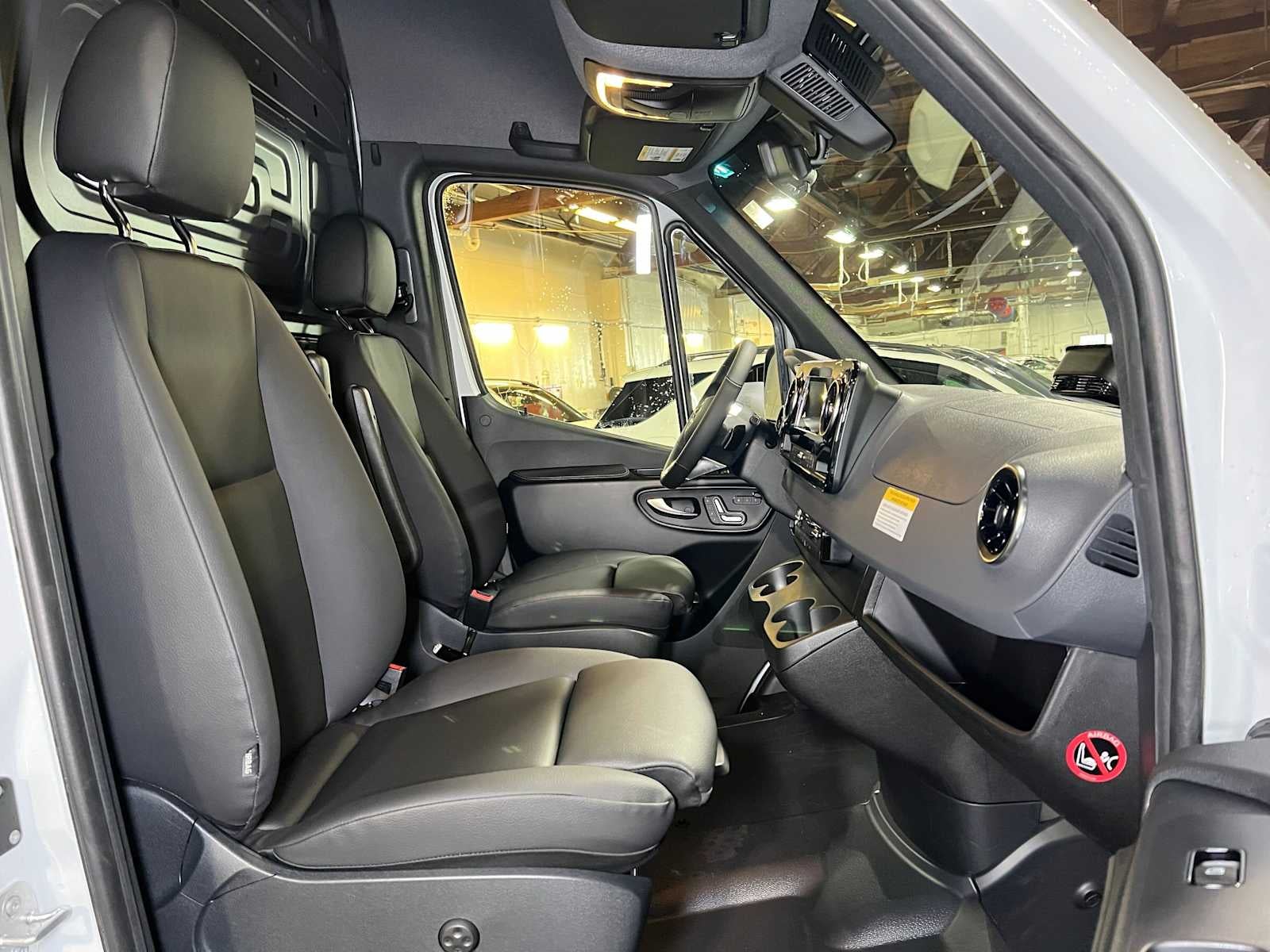 2026 Mercedes-Benz Sprinter 2500 High Roof I4 Diesel 170 RWD