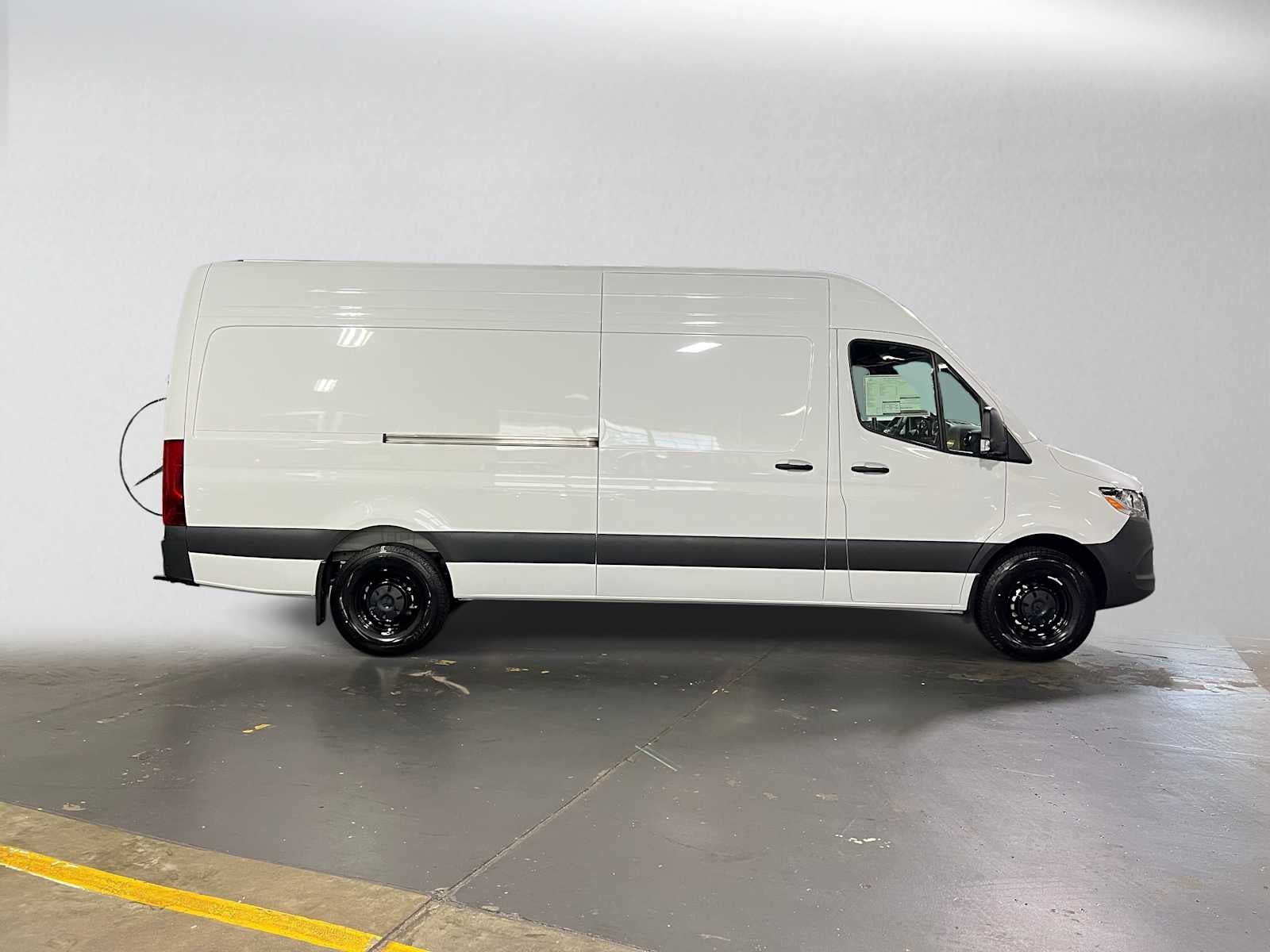 2026 Mercedes-Benz Sprinter 2500 High Roof I4 Diesel 170 RWD