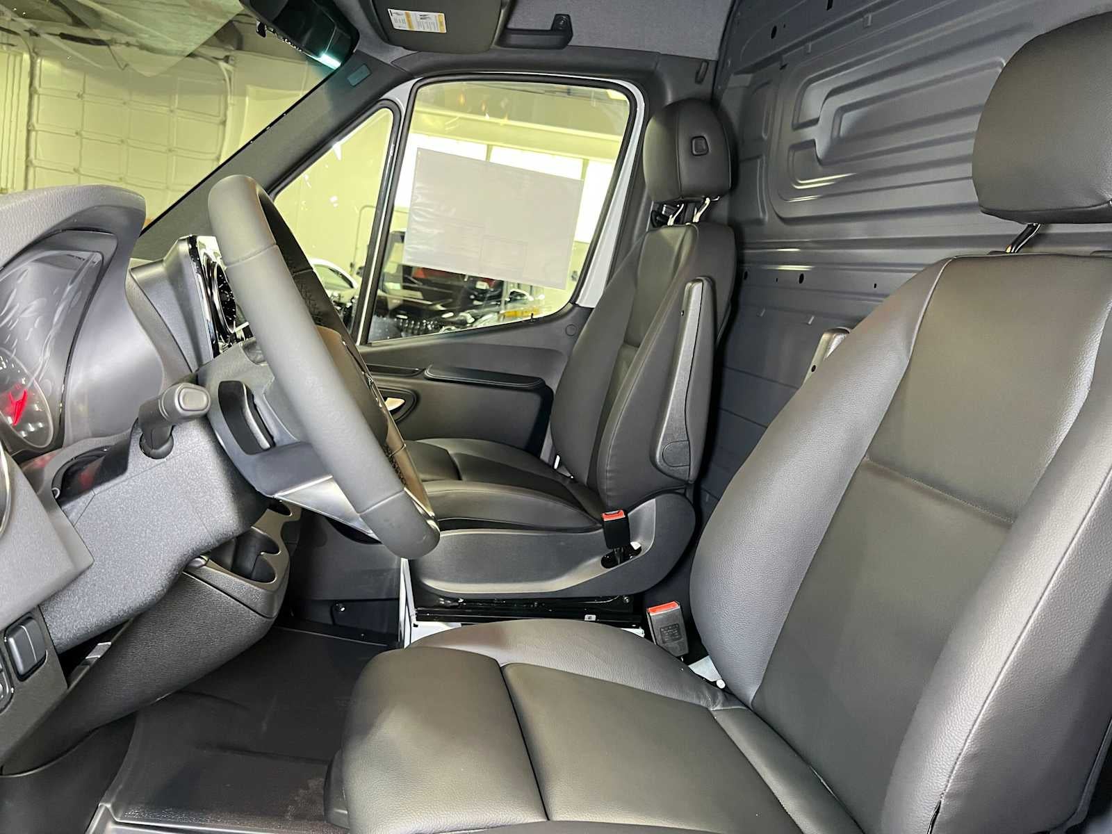 2026 Mercedes-Benz Sprinter 2500 High Roof I4 Diesel 170 RWD