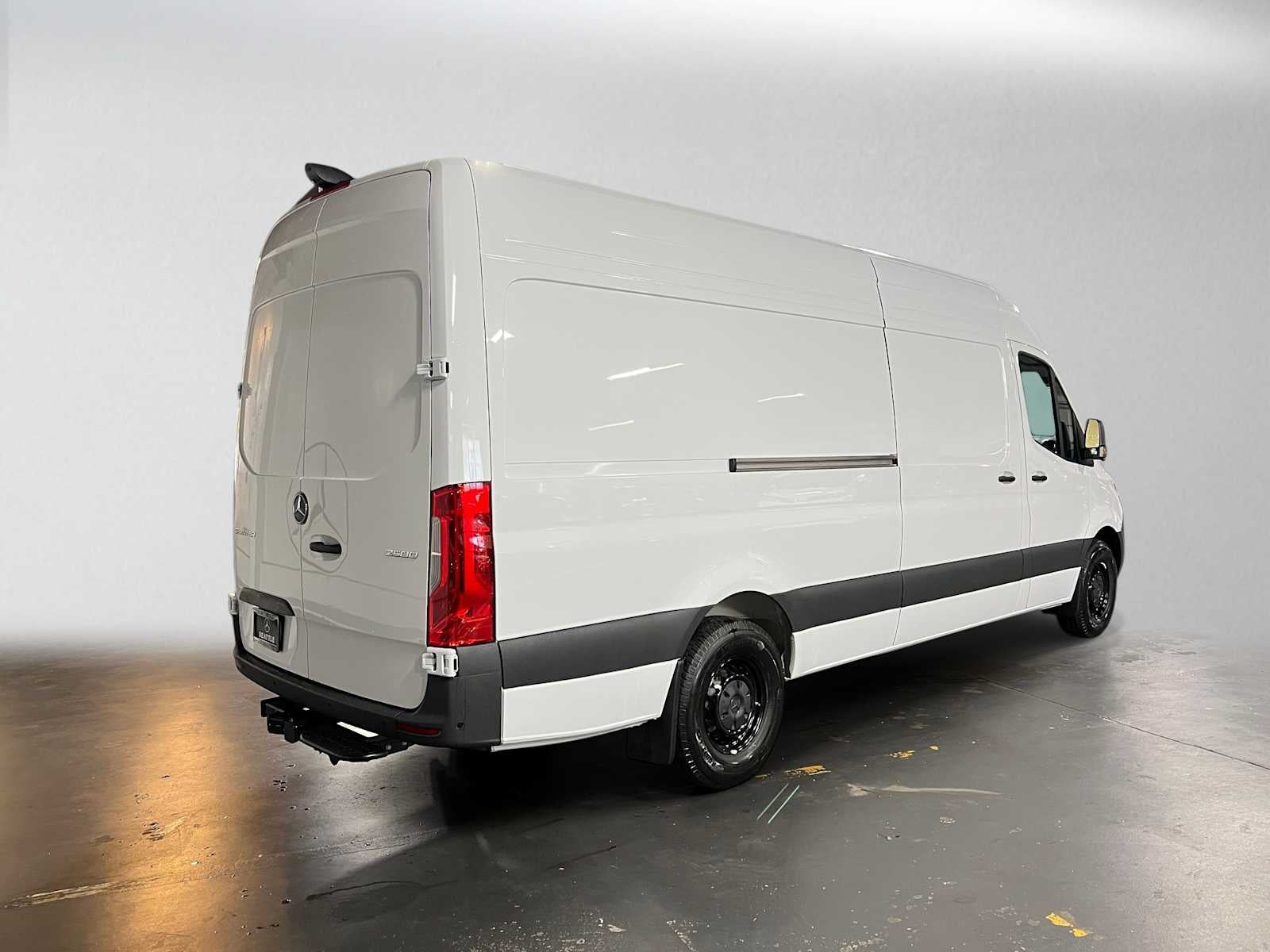 2026 Mercedes-Benz Sprinter 2500 High Roof I4 Diesel 170 RWD